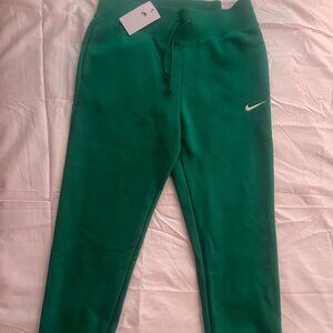 Nike Standard Fit High Rise Sweatpants